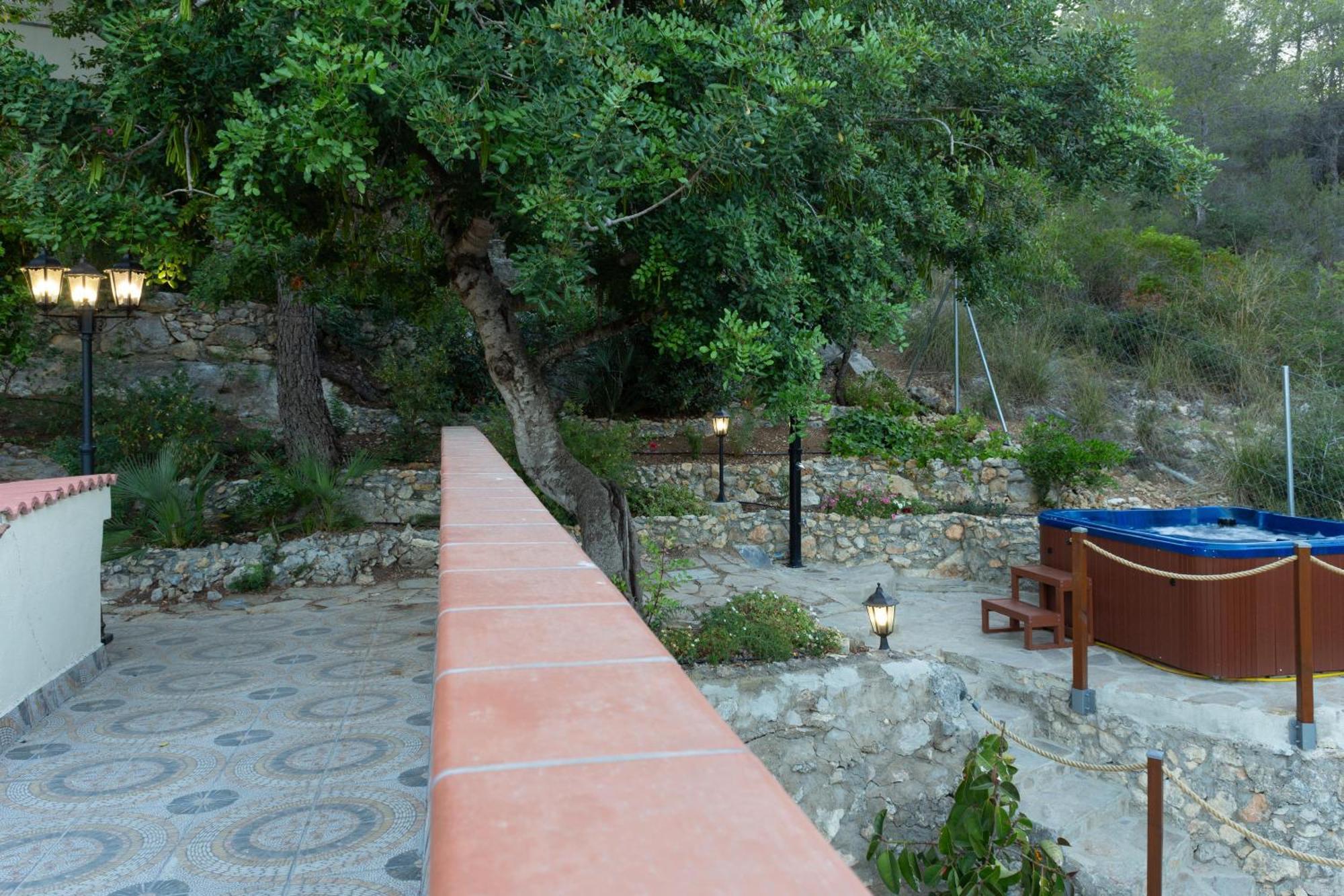 Villa Silom House Sant Pere De Ribes Exterior foto